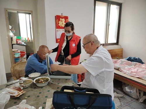 崇川經濟開發區 四助服務護銀齡，端午情暖老人心測繪服務